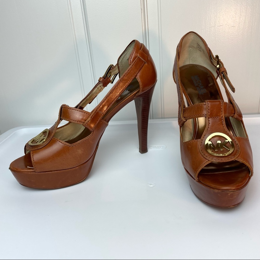 MICHAEL KORS Platform leather SZ 7.5